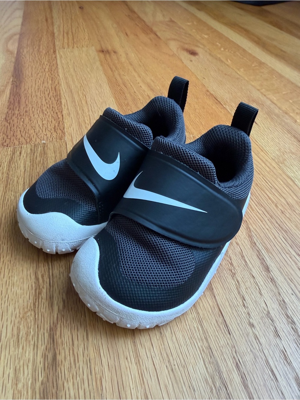 Nike Swoosh Sneakers sz 5c - Picture 6 of 11